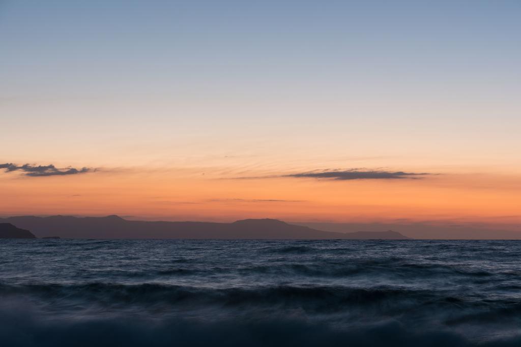 Отель Ocean Waves Ханья Экстерьер фото